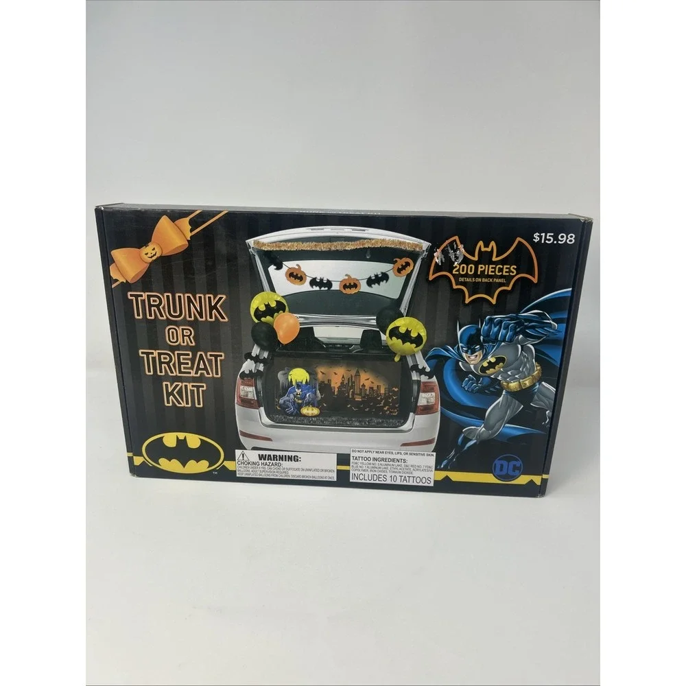 NIB Trunk Or Treat 200 Pieces Kit DC Batman Halloween Party Decor